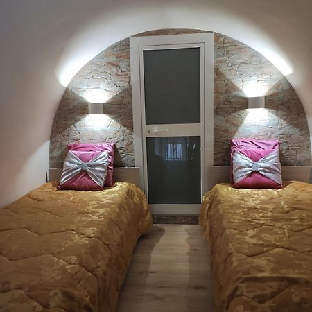 La Casa Delle Sorprese Apartment ตรานิ ภายนอก รูปภาพ
