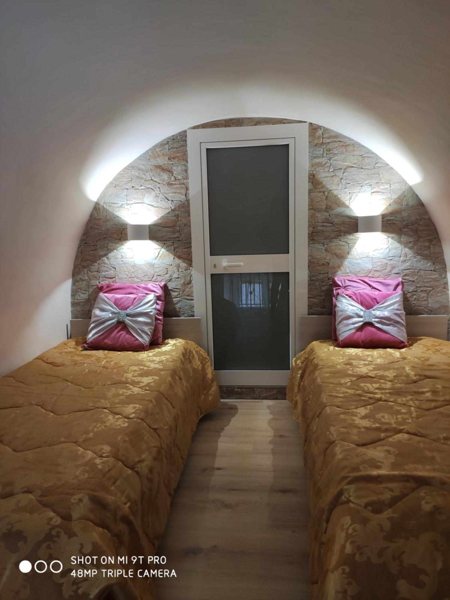 La Casa Delle Sorprese Apartment ตรานิ ภายนอก รูปภาพ
