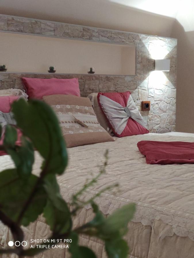 La Casa Delle Sorprese Apartment ตรานิ ภายนอก รูปภาพ